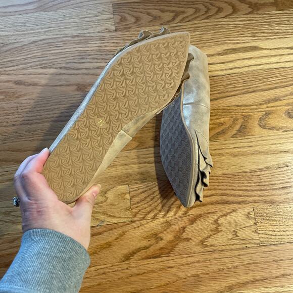 New Seychelles Anthropologie pointed toe flats gold metallic size 7.5 - Picture 5 of 10